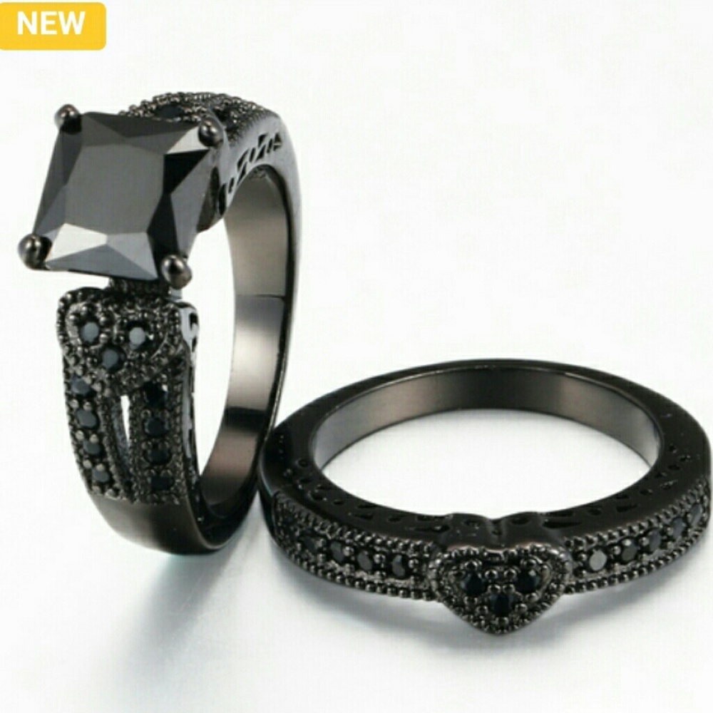 Ladies 2 piece black gun plated weddingband set
